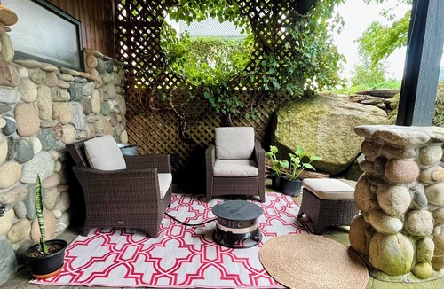 Nelson Apartment | Modern Mountain Studio with Firepit - 4.9 Stars/102 Reviews on Other Platform