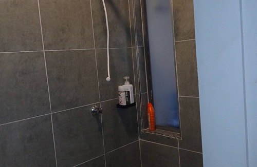 Kiambu Apartment | Modern, secure studio with Wi-Fi, Smart TV & kitchenette in Thindigua.