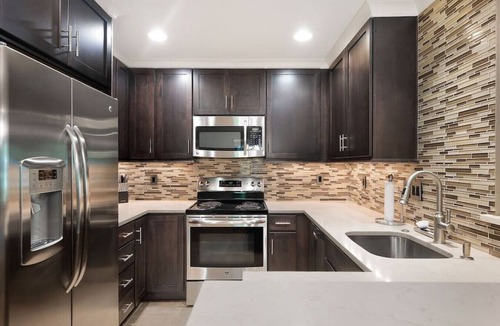 Northwest Bellevue Apartment | Modern & Serene~Min to Downtown