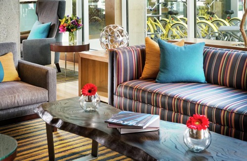 University District Hotel | Modern Staypineapple | 1 Unit | Near University District Seattle