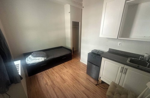 Downtown Toronto House | Modern Studio in Downtown Toronto | Inside the University of Toronto Campus