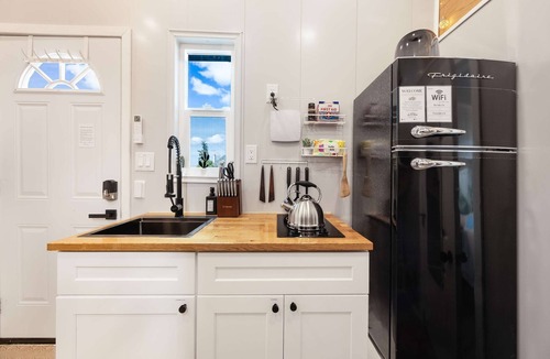 North Beacon Hill House | Modern Tiny Home Near DT & Transit