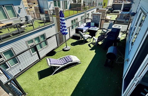 Curtis Park House | Modern townhome w/ rooftop patio in RiNo/ Five Points, Denver