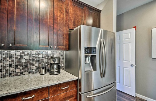Hough Apartment | Modern Vancouver Townhome - Right on Main St!