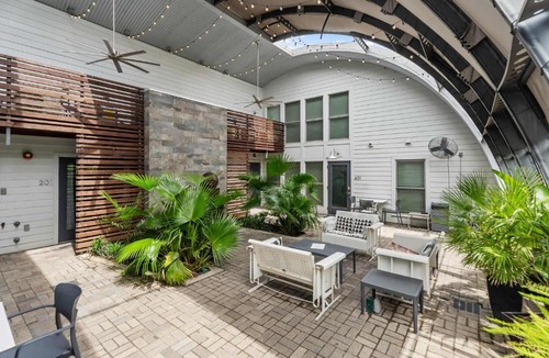 Bywater Apartment | Moon 101 - Full Moon Suite - 2BR 2 5 Bath + Living