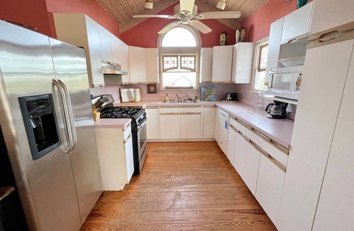 Ocracoke House | Moondance: Comfortable, true relaxation, soothing colors and décor.