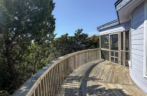 Ocracoke House | Moondance: Comfortable, true relaxation, soothing colors and décor.