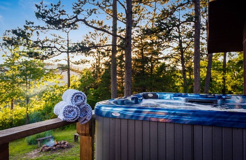 Jasper Cabin | Morwood House - Hot Tub and Large Game Room on 15+ Private Acres