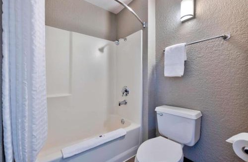 Northeast Anaheim Hotel | Motel 6-Anaheim, CA - Fullerton East