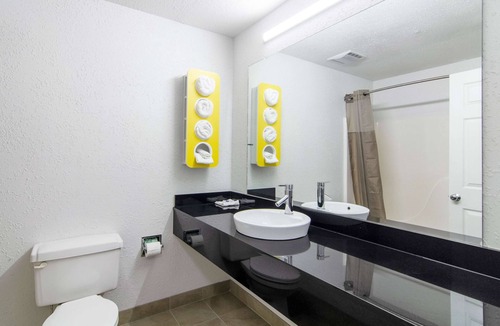 Kreole Hotel | Motel 6 Moss Point, MS