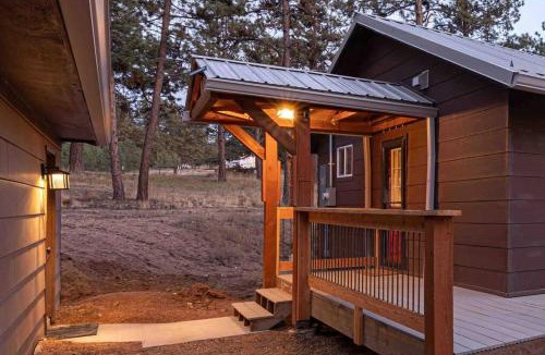 Florissant House | Mountain Getaway - Dark Sky Views - The Fossil Lodge