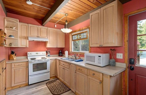Ardenvoir House | Mountain Music Cabin - Cute House in the Woods