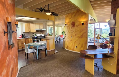 Bryn Mawr-Skyway House | Mountain View Hideaway