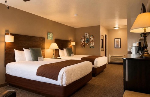 Wapato Point Hotel | Mountain View Lodge