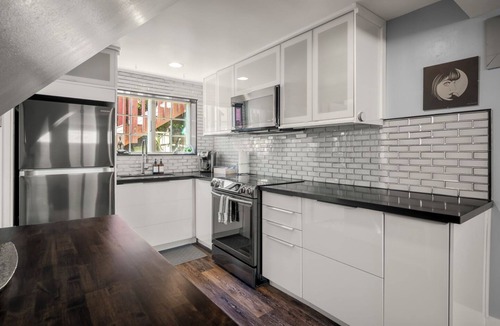 Fremont House | Mountain Views 3BR~Hot Tub~Summer & FIFA Ready