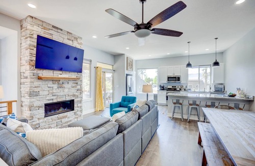 Woodland Park House | Mtn Views | Fireplace | Walk DT | 2Car Gar 331358