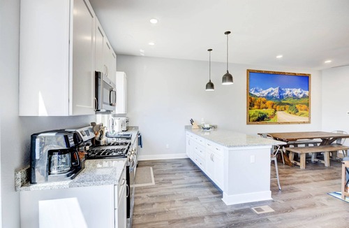Woodland Park House | Mtn Views | Fireplace | Walk DT | 2Car Gar 331358