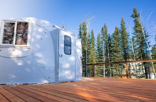 Pleasant Valley Villa | Mulchatna Igloo: Reindeer Walking Path and Aurora