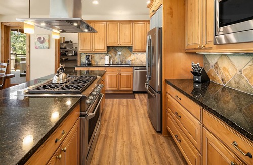 Cle Elum House | Must See Suncadia Retreat! 3 Masters * Hot Tub * Game Room * On the Course!