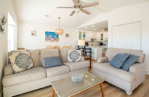 Sneads Ferry House | My Happy Place 2.0 - Intracoastal Views - Quiet Residential Street