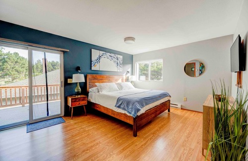 Westport House | Natural Beauty with dog friendly yard