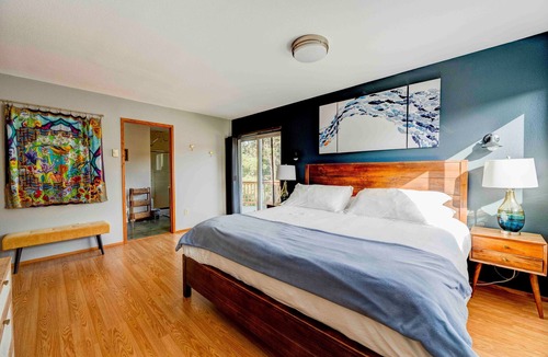 Westport House | Natural Beauty with dog friendly yard