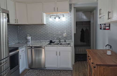 Spenard House | Near Airport cozy 2 bedroom