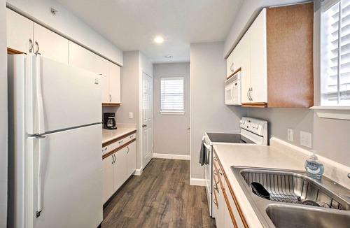 Branson Condo | Near Branson Landing/Sister Condo Very Close By!