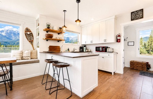 Leavenworth Cottage | Near Town | Views | Hot Tub | Dogs OK | Firepit
