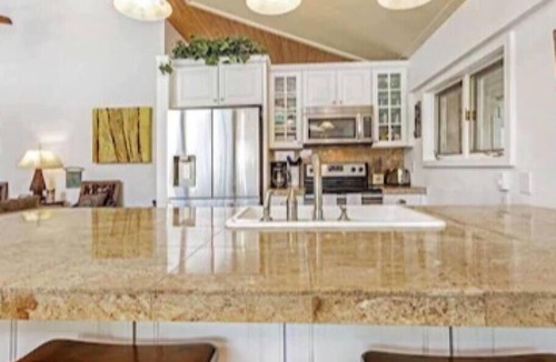 Eagle-Vail House | New! Airy Home with Mountain Views & Private Hot Tub & Deck w/Beautiful Views.