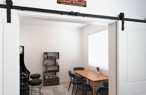 American Fork House | NEW American Fork 4 BD Townhome. Centrally located with fun game room!