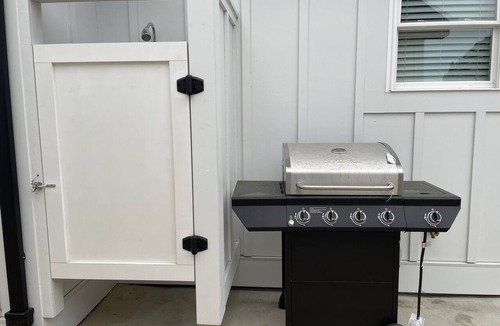 Corolla Light Condo | New Beachside Villa: Steps to Sand, Dog-Friendly, 2BR Gem!
