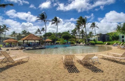 Hanamaulu Apartment | *New* Fall Special Third-Floor Kauai Resort Studio by the Beach