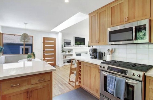 Victory Heights House | NEW! Family & Dog-Friendly Paradise w/Guest Suite