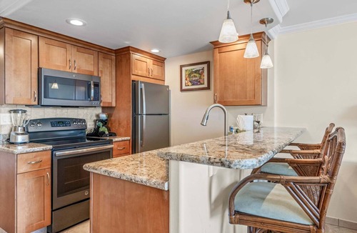 Historic Lahaina Front Street Condo | NEW LISTING: Lahaina Shores 513 – Oceanfront Views