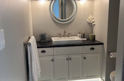 Campbell River Bed & Breakfast | New! Luxe StudioSuite Sea Sand Fine Dining Breakfast