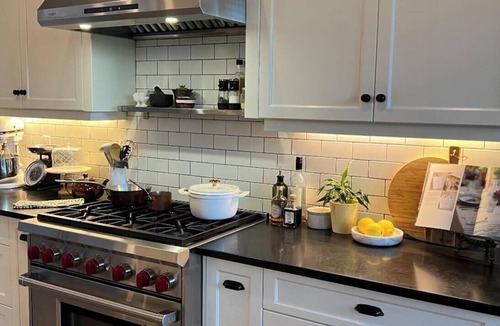Campbell River Bed & Breakfast | New! Luxe StudioSuite Sea Sand Fine Dining Breakfast