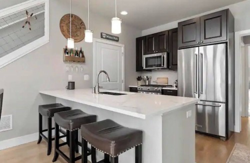 Rendezvous House | NEW! RUSTIC LUXURY (2 BR+Loft) w/Hot Tub Near WP