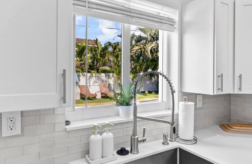 Southside House | NEW! Stunning Oasis - Heated Pool + Walkable