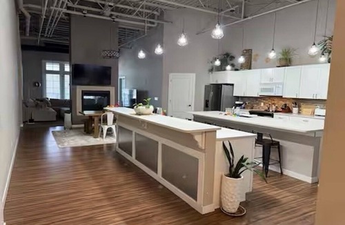 Brownstown Condo | New York Style 2-bedroom condo in charming Downtown Yakima