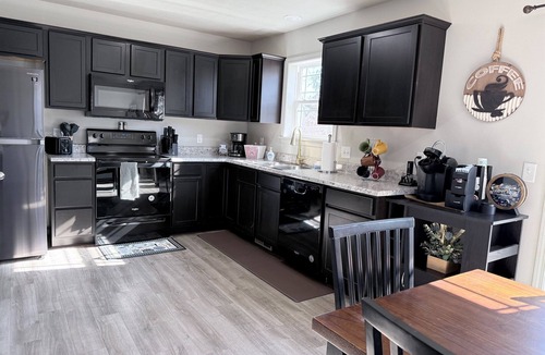 Downtown Branson House | Newer Downtown Home- Walk to Landing, Scenic Railroad and Restaurants