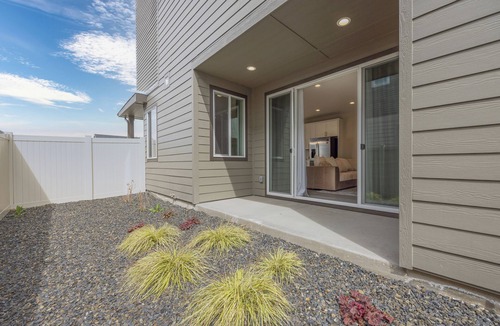 Star House | Newly built 3 bedroom 2 1/2 bath townhome with park & seasonal pool