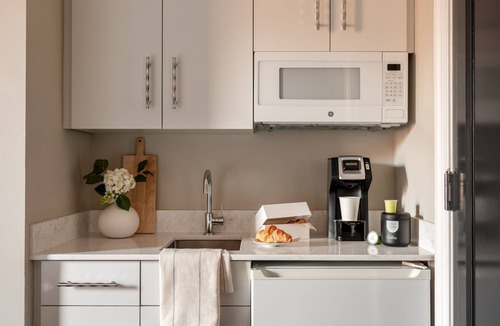 Back Bay West Apartment | No. 284 powered by Sonder | Queen Room+