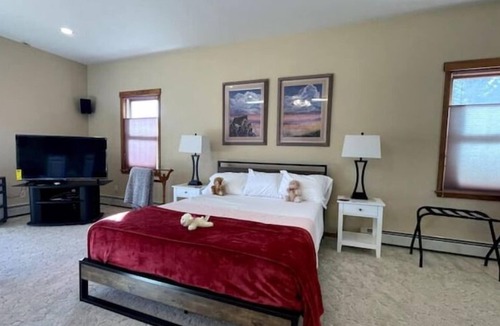 Hermosa House | NO CLEANING OR PET FEES. Magnificent Red Cliff/ Animas Valley Home 3 Bedrooms.
