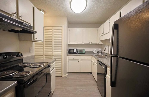 Tougaloo Apartment | Northtown Apartments 15F I Spacious 1 Bed 1 Bath