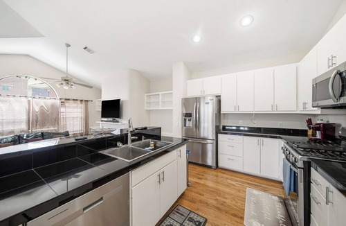 Willow Meadows/Willowbend Area House | NRG Stadium Steps Away- Perfect World Cup Stay w/Parking and Security Gates