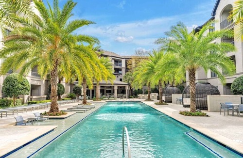 South Central Houston Apartment | Ocean Breeze - 2BR - FIFA - Walk to NRG - Sleep 6