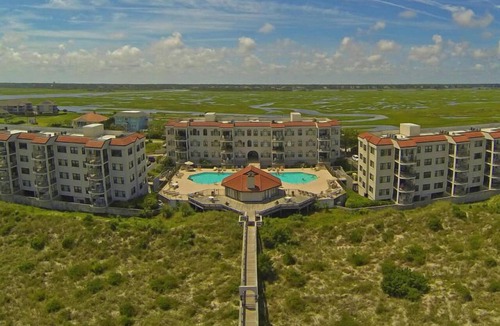 Shell Island Condo | Ocean Dune. A Bright and Beachy! Ocean Front Condo at Dune Ridge