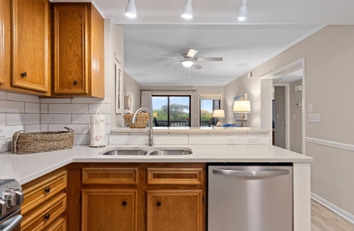 Coffeyville Condo | OCEAN FRONT COMPLEX GREAT FOR FAMILIES AND A SHORT WALK TO THE BEACH!