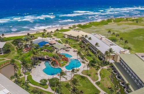 Hanamaulu Condo | Ocean View Room, Spectacular Beachfront Resort, 4 pools, Restaurants on site